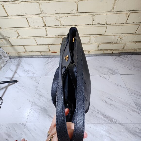 Like New Michael Kors Black Leather Shoulder Bag Purse - Picture 11 of 16